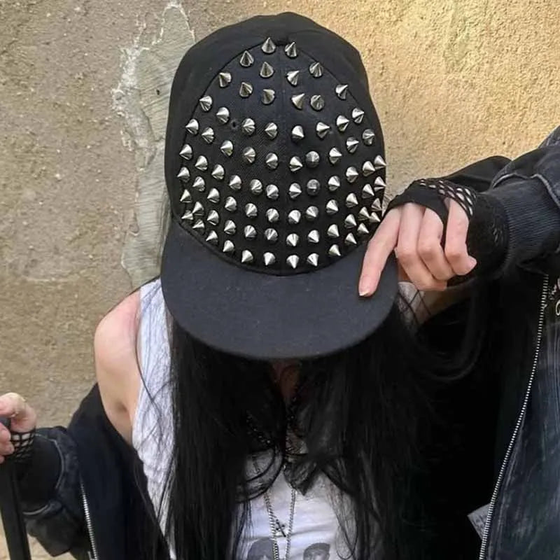 Street style rivet baseball cap for men and women,sun protection hat suitable for outdoor sports in spring and summer,adjustable